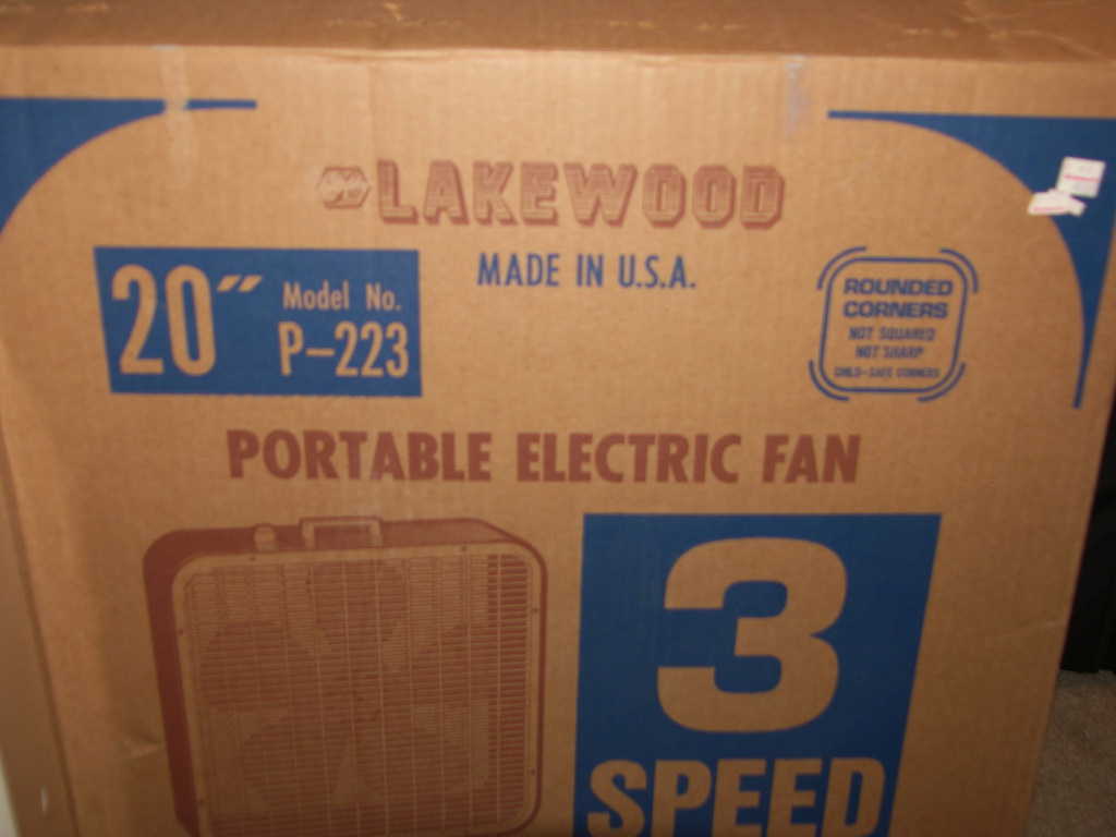 Vintage Retro Lakewood 20 inch Box Fan Beige 3 Speed Works Great